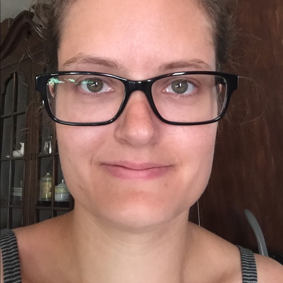 Meet your Posher, Amanda - Picture 1 of 1