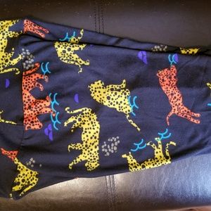NWOT Lularoe OS leggings Cheetahs!