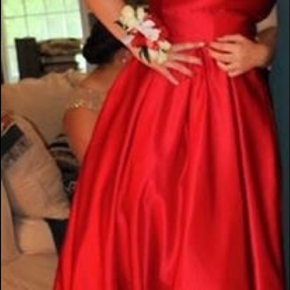 Prom/Event Dress - Picture 2 of 4