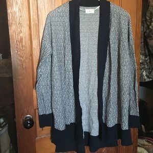 Stretchy split hem cardigan. Lou & Grey