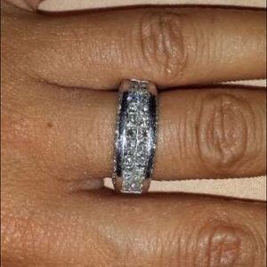 Platinum ring with diamonds rounds and princess