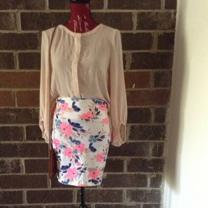 Never worn this skirt love the colors 💕✨🌞