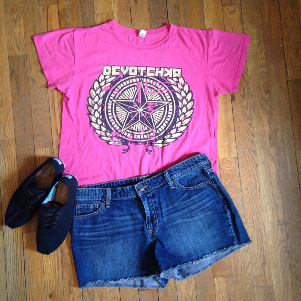 VINTAGE Devotchka Tee