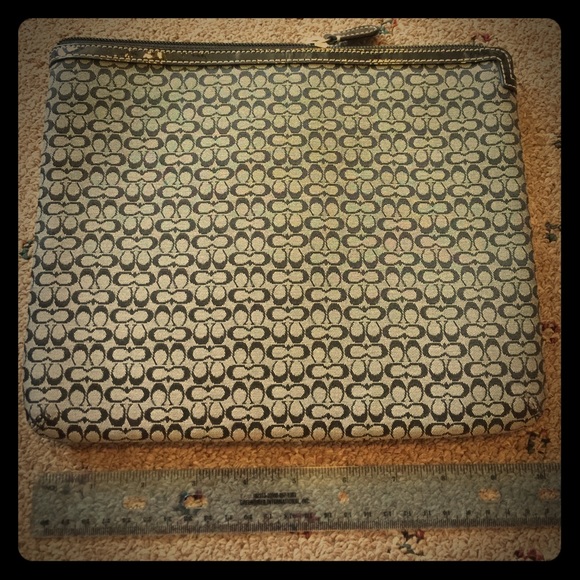 Coach Ipad zippered bag size 10in X 8in - Picture 1 of 3