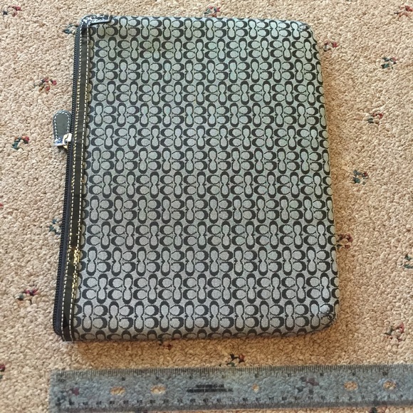 Coach Ipad zippered bag size 10in X 8in - Picture 2 of 3