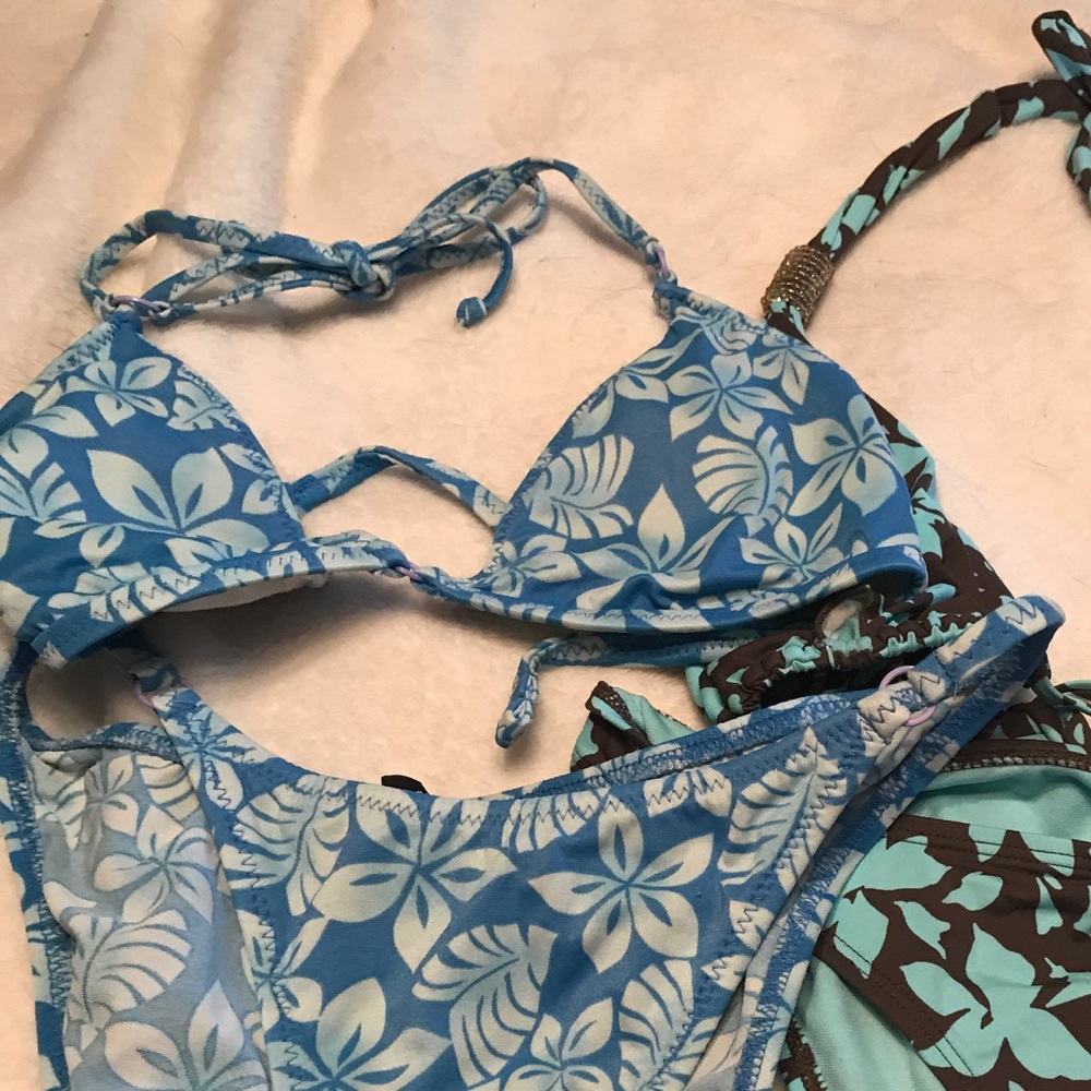 2 raisins bikinis