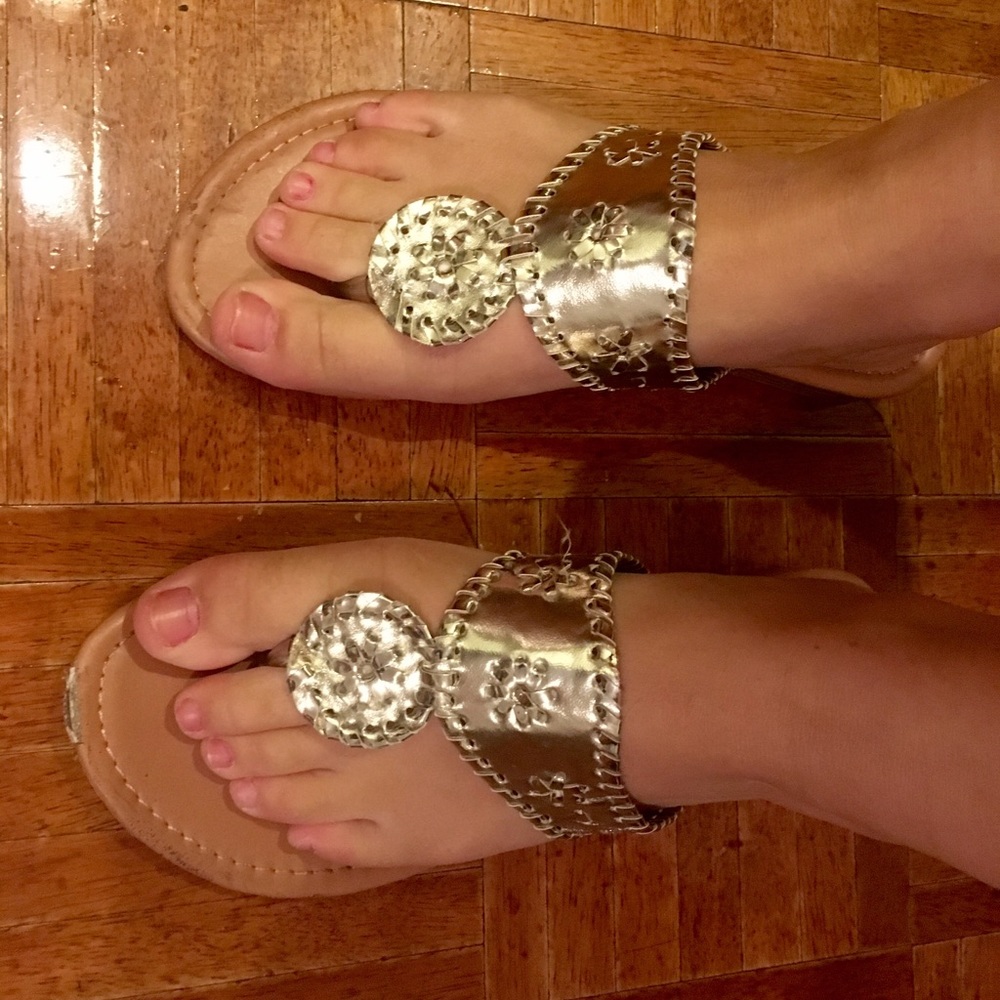 Pierre Dumas gold sandal 7.5 - like Jack Rogers