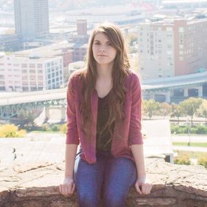 Meet your Posher, Kayla