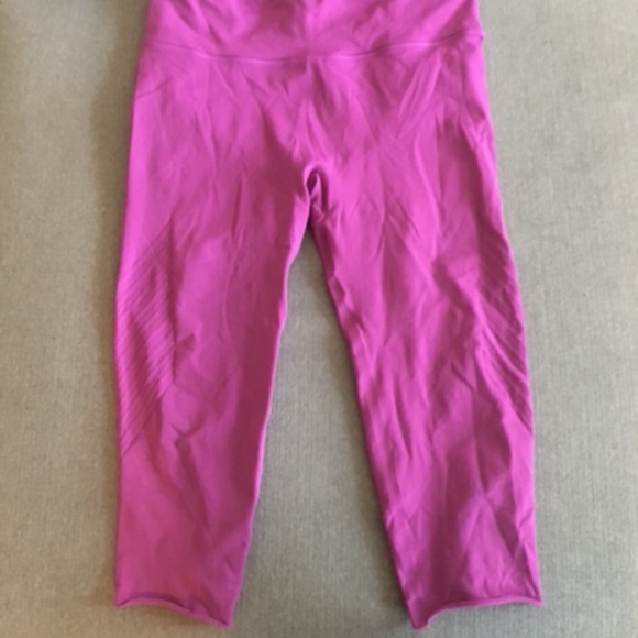 Lululemon In the Flow Crop - Picture 1 of 5