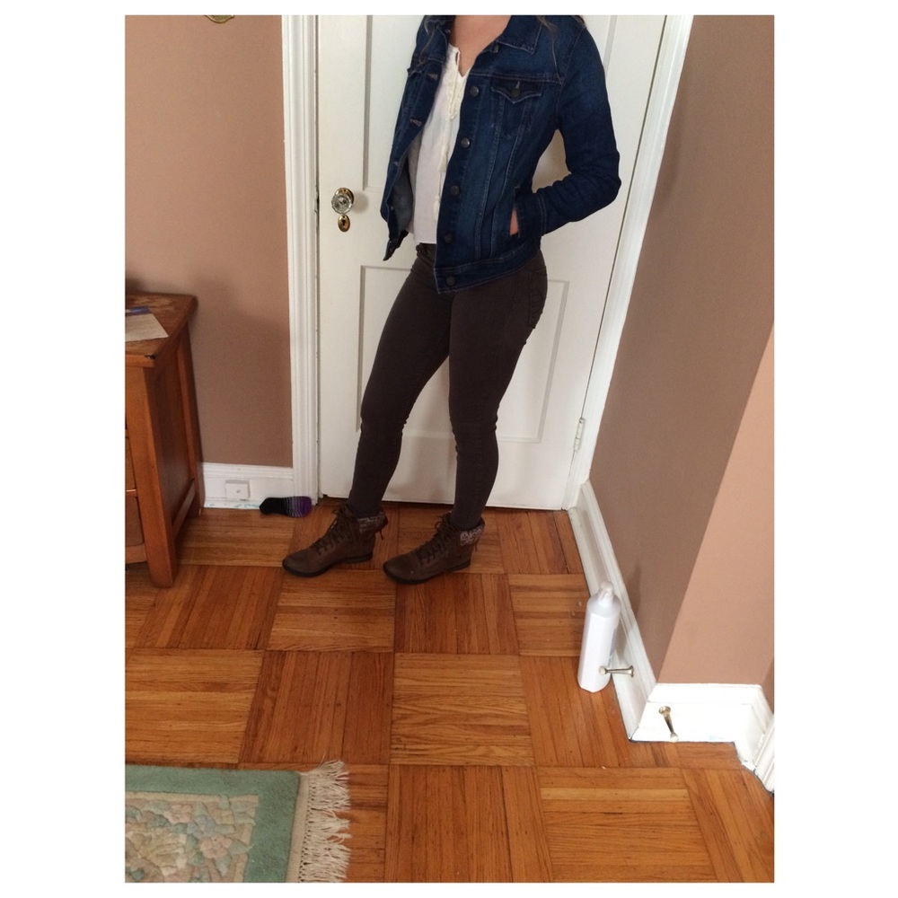 Knit lined brown combat boots. Adjustable in size