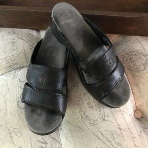 Dansko Black Leather Sandals Size 39 US 8.5 / 9