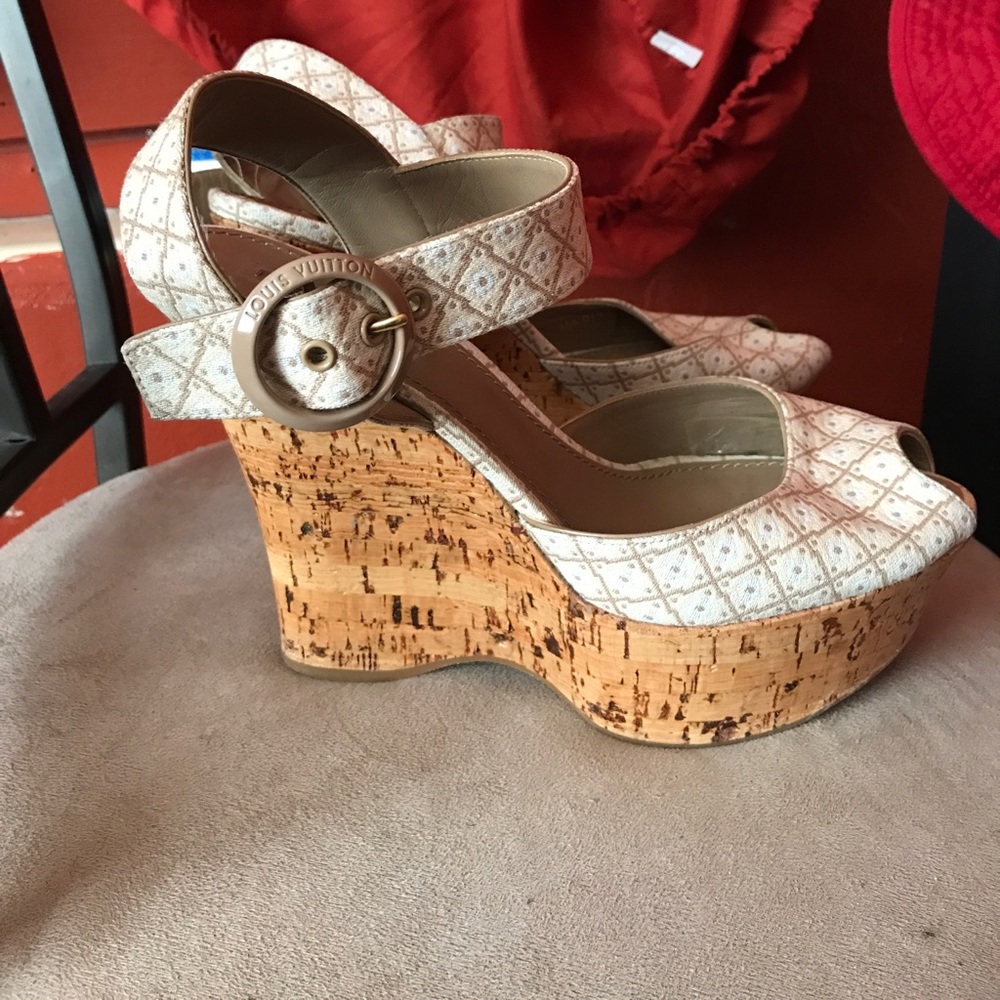 Louis vuittion wedge