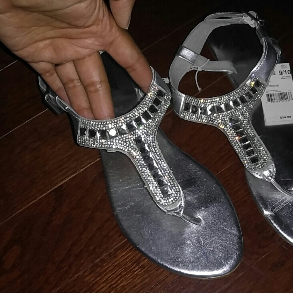 Sandals - Picture 2 of 3