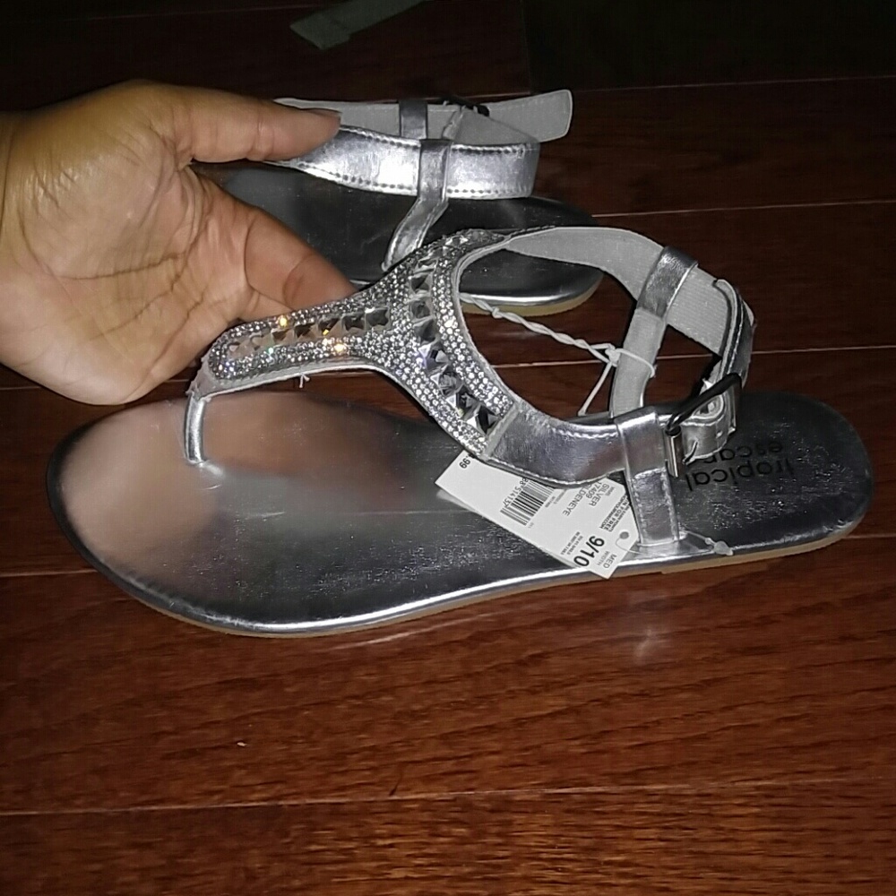Sandals - Picture 3 of 3