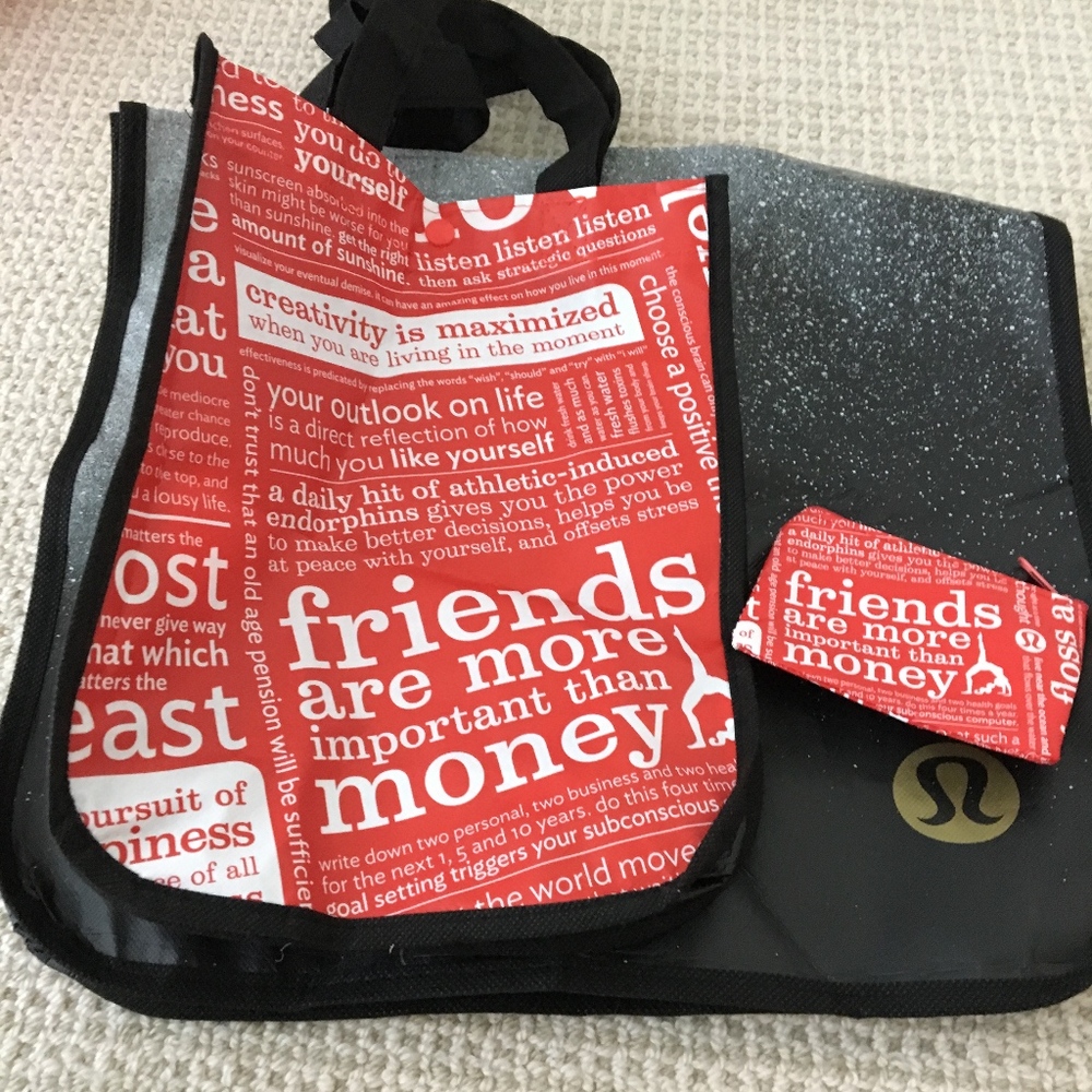 Assortment of Lululemon bags/wallets