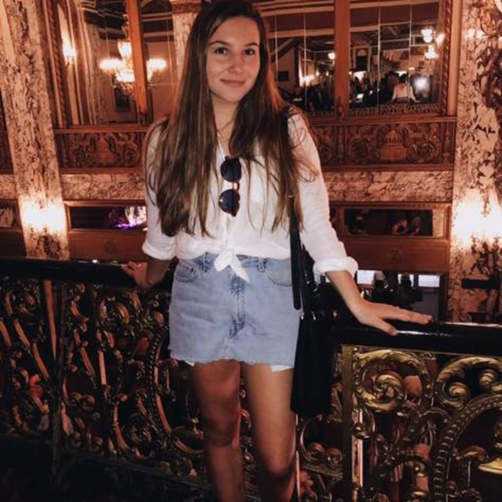Meet your Posher, Caitlin