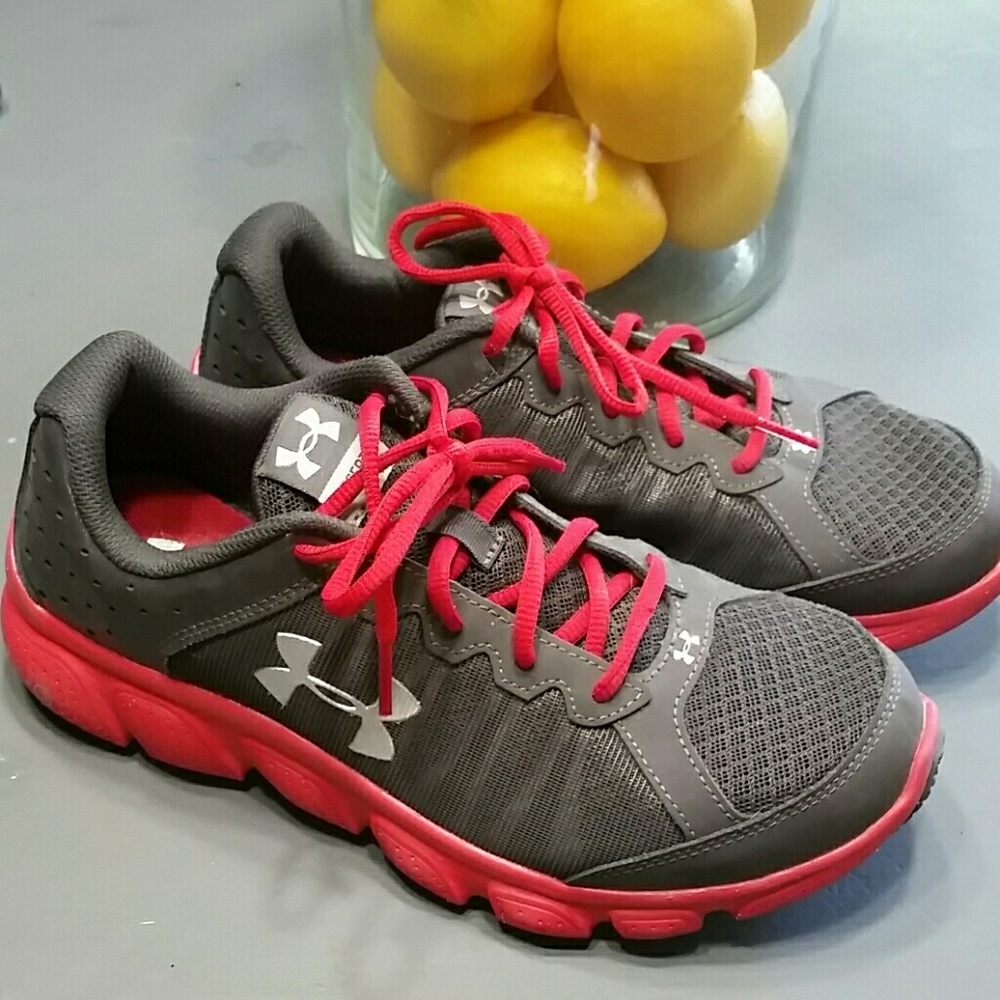 Under Armour tennis shoes