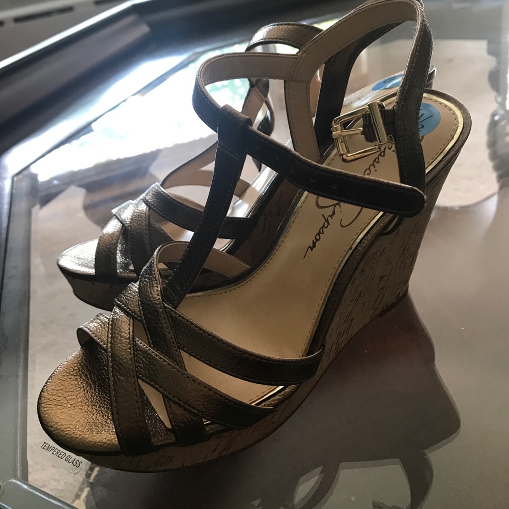 NEW. NW JESSICA Simpson Bronze Metallic Wedges
