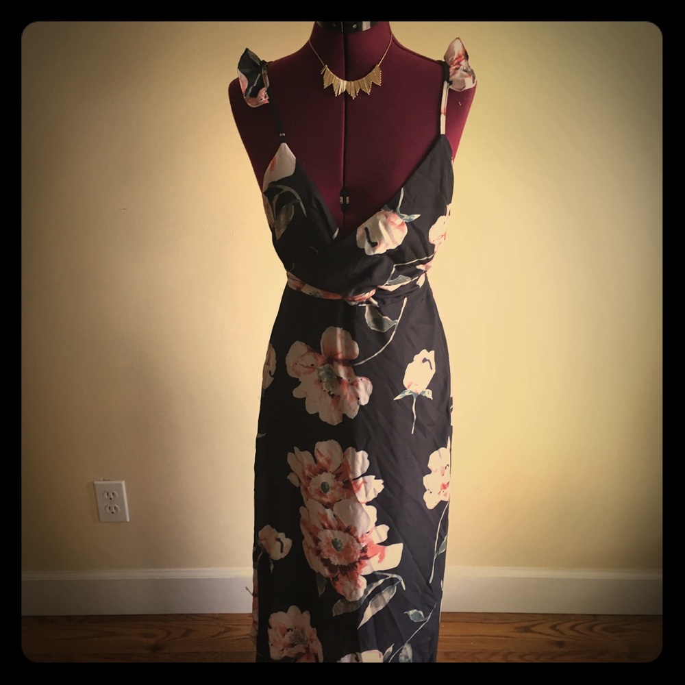 TROPICAL FLORAL WRAP DRESS