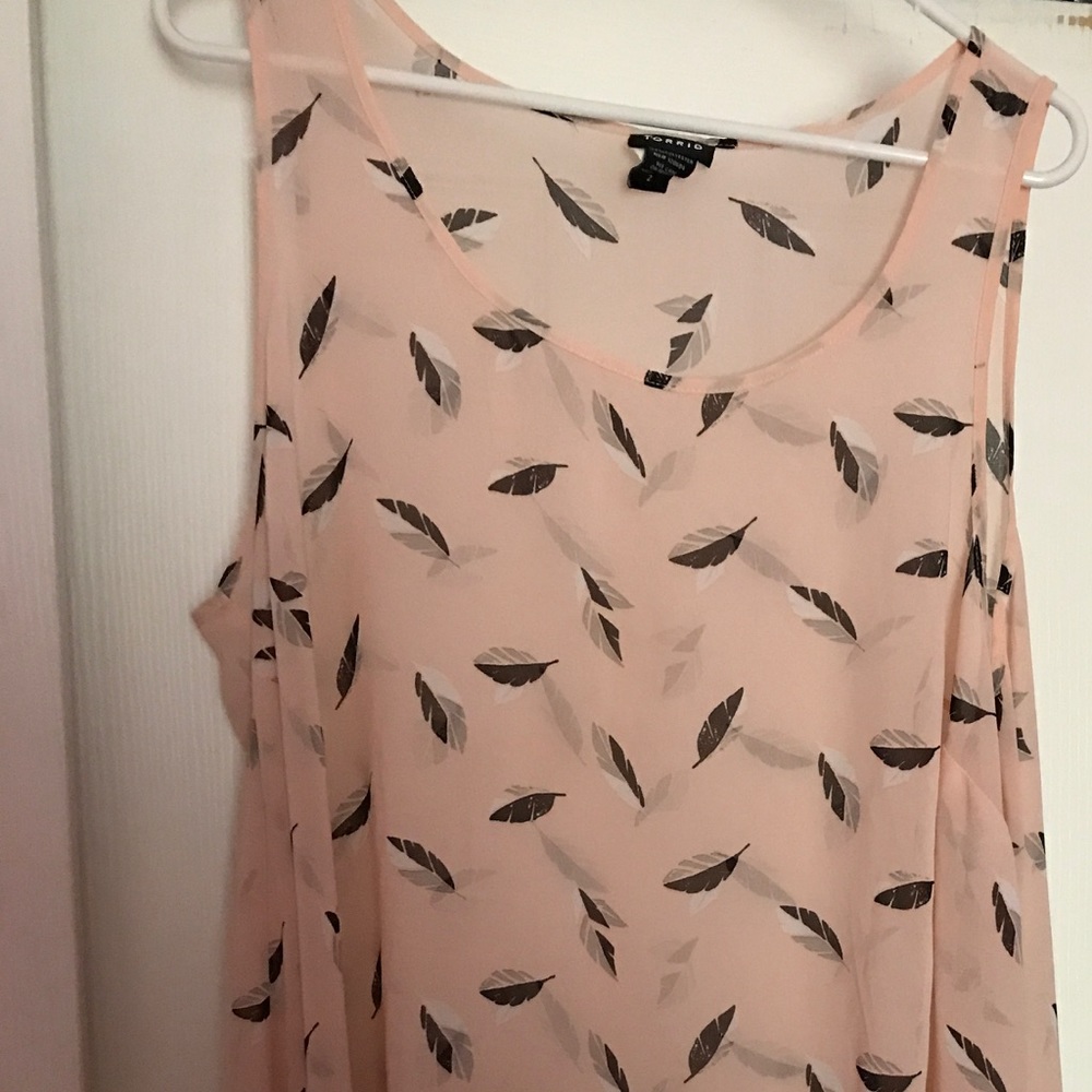 TORRID HI-LO FEATHER TANK TOP