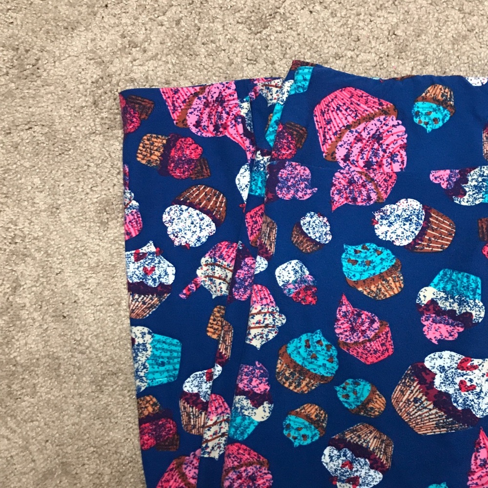 Lularoe cupcake leggings TC