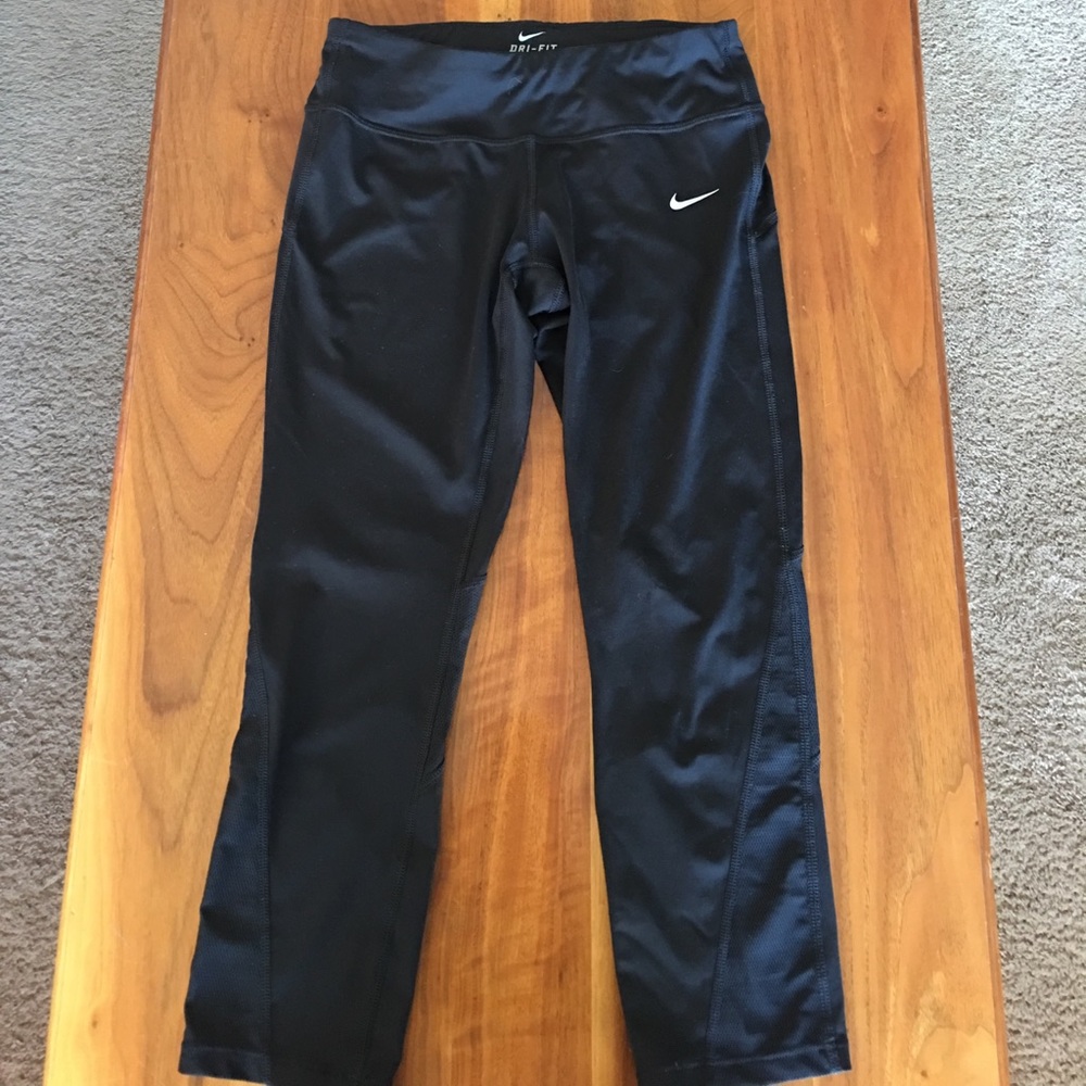 Nike Dri Fit Crop / Capri