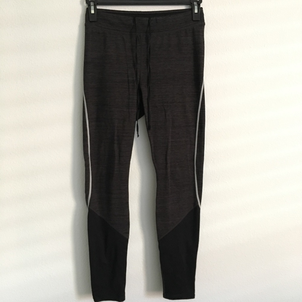 ❌SOLD❌H&M - WINTER SPORTS LEGGINGS, BLACK/GREY ✨