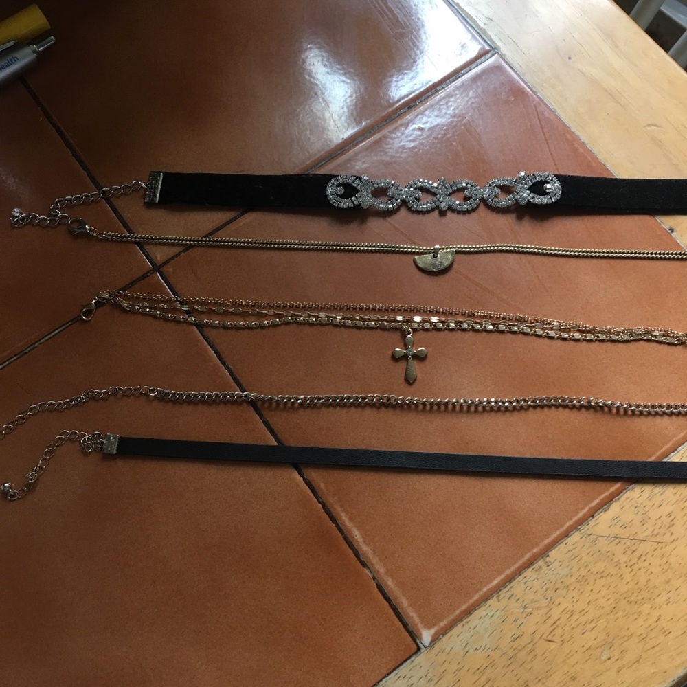 Chokers - Picture 2 of 3