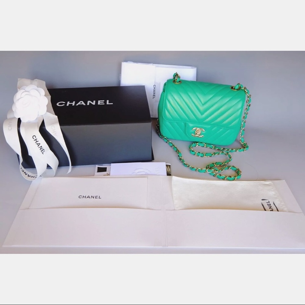 CHANEL HANDBAG