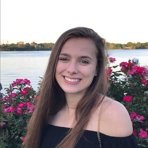 Meet your Posher, Kayla