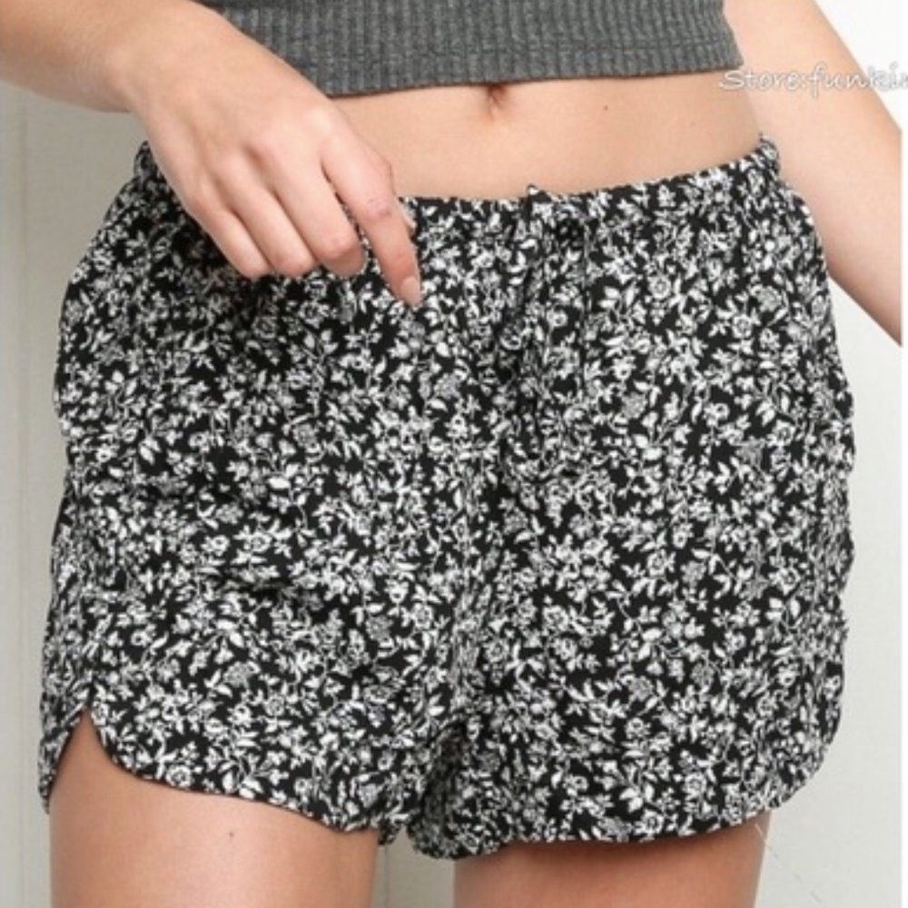 RARE black and white Brandy Melville floral shorts