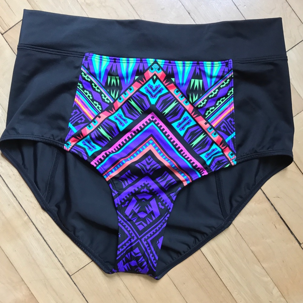NWT✨High-waisted swim bottoms!