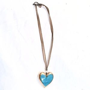 Yummy Glass Heart Statement Neckless