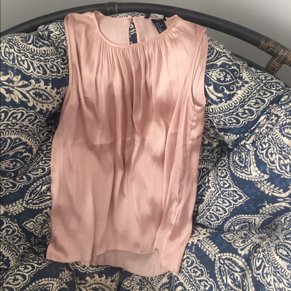 Sleeveless blouse