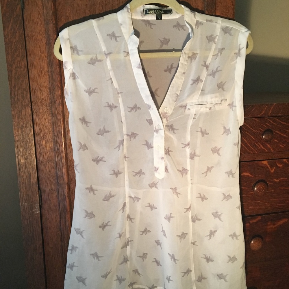 Cute, semi-sheer short-sleeve blouse, size M