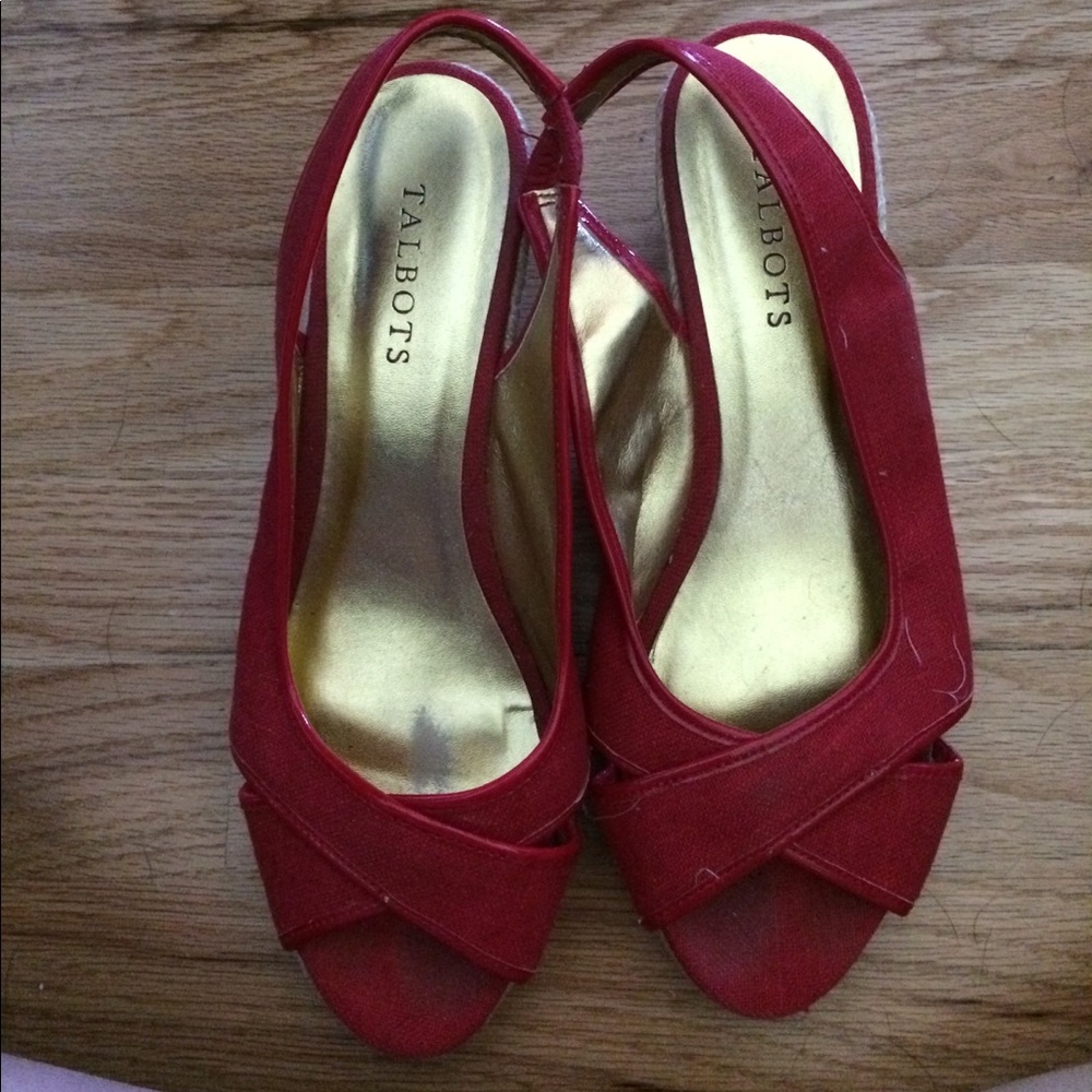 RED WEDGES/HEELS!👠