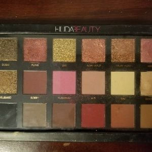 Huda Beauty Rose Gold Palette *AUTHENTIC*