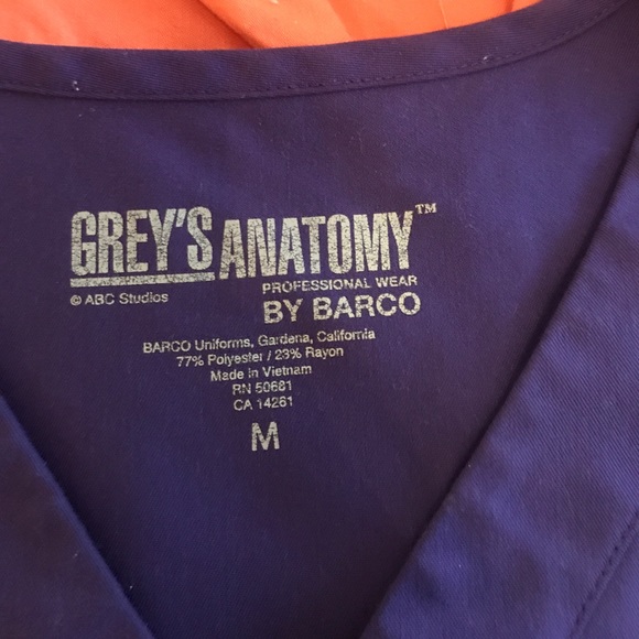 Greys anatomy scrub pants and top. - Picture 2 of 5