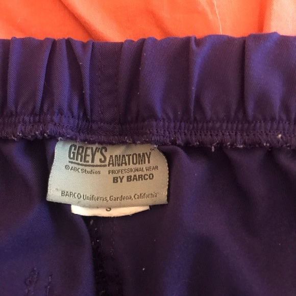 Greys anatomy scrub pants and top. - Picture 5 of 5