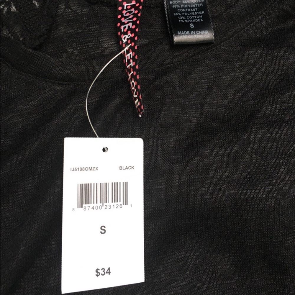 Black long sleeve flowy shirt