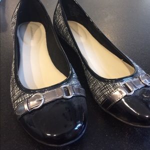 Fabulous Black & White Flats