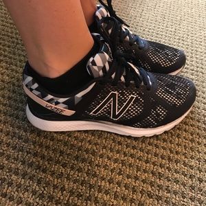 NWOT New Balance Vazee Trainer Sneakers - Size 7.5