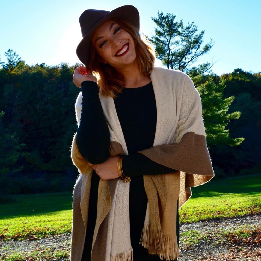 Meet your Posher, Kayla