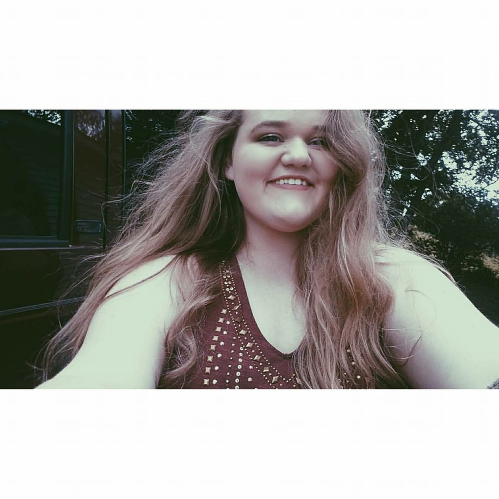 Meet your Posher, Chloe