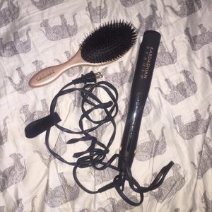 SOLD     Kardashian Beauty flat iron