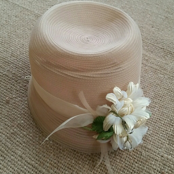 Adorable  vintage  hat by Gabriel Amar