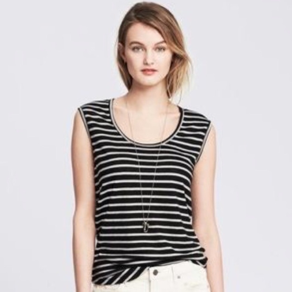 Banana Republic Olive Linen Muscle T Size Small