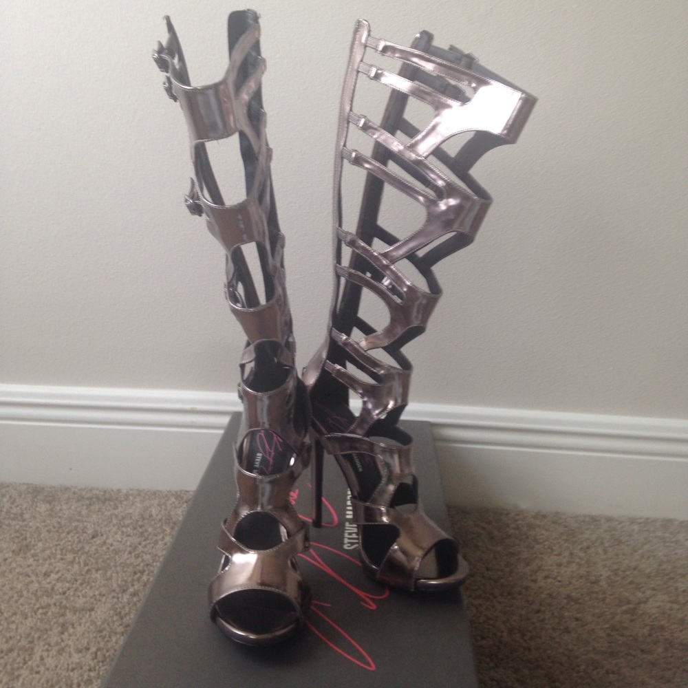 Keyshia Cole Steve Madden heels