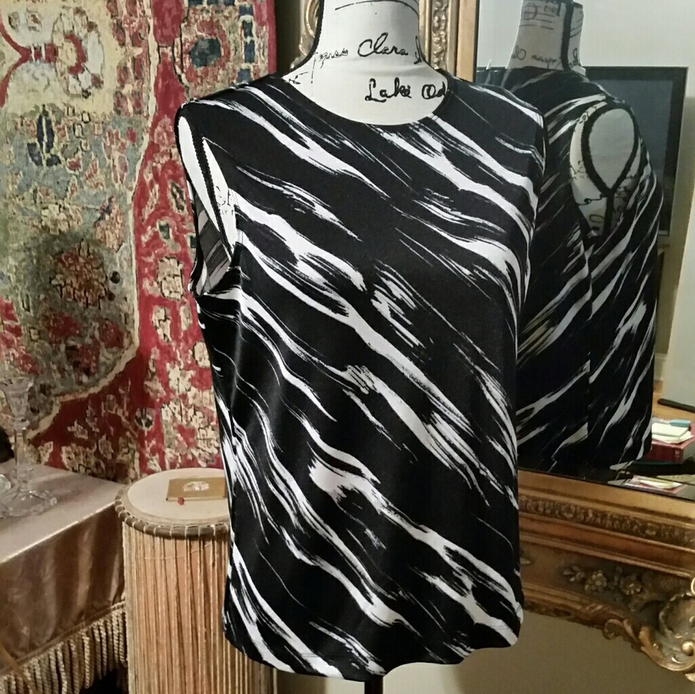 WOW! Laura Ashley Black/Silver Sleeveless Shell