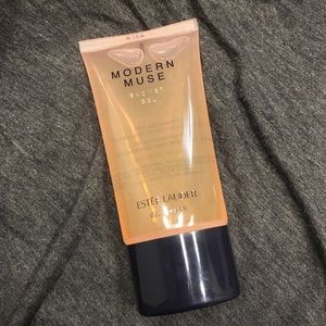 MODERN MUSE Shower gel